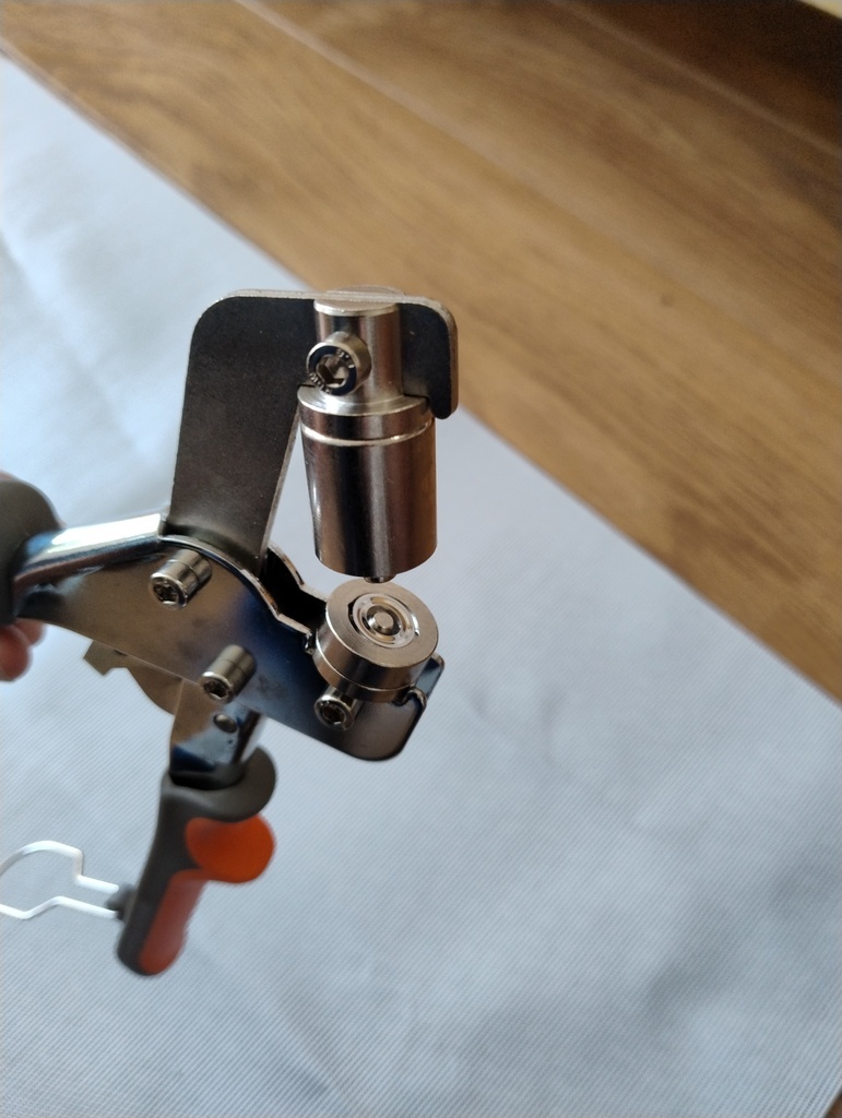 Grommets18