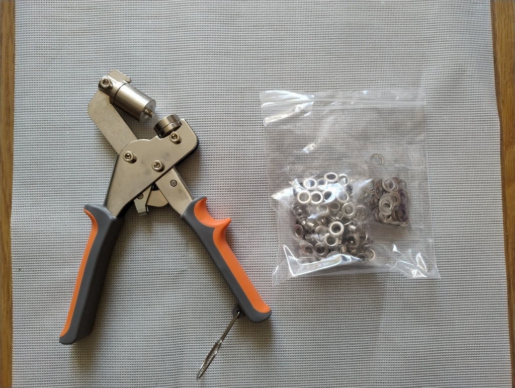 Grommets01